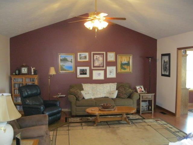 3302 Westward Road Spencer, IN 47460 - Photo 5 of 16