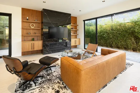 $2,299,000 | 212 Bay Street, Unit 103, Santa Monica, CA 90405