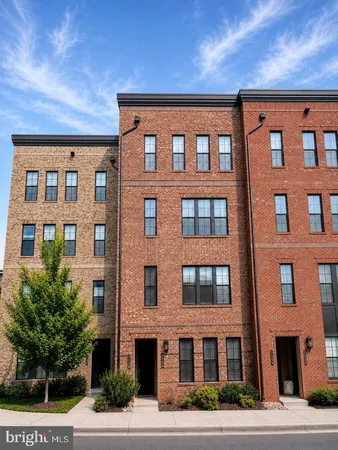 $4,500 | 7556 Sawyer Farm Way, Unit 1403, McLean, VA 22102