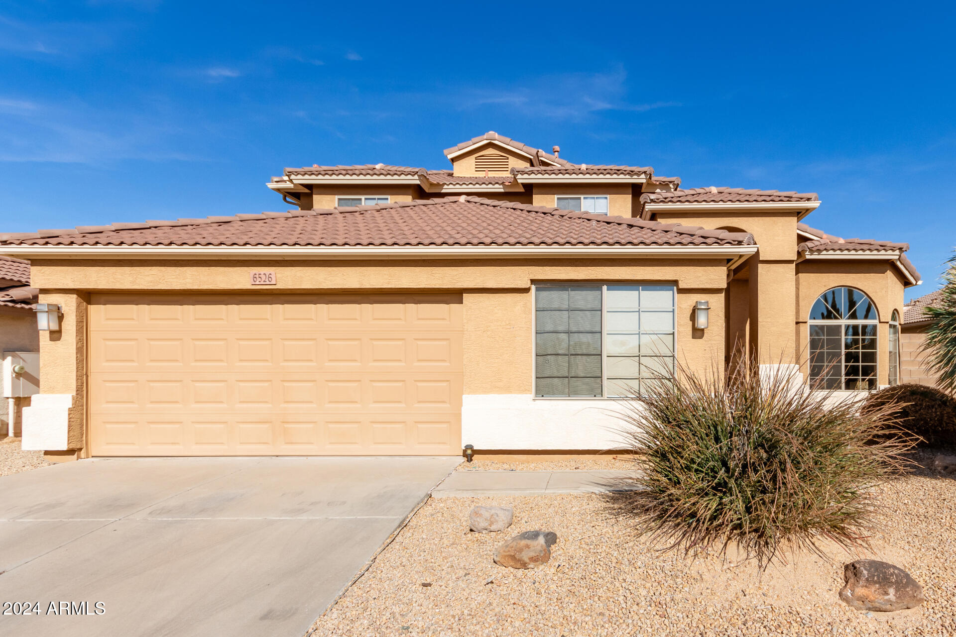 6526 West Briles Road Phoenix, AZ 85083 - Photo 3 of 34 03 - Briles