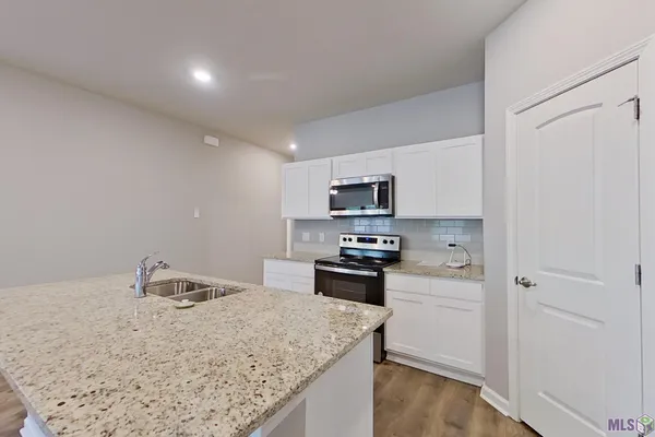 $1,760 | 108 Yardley Court, Lafayette, LA 70507