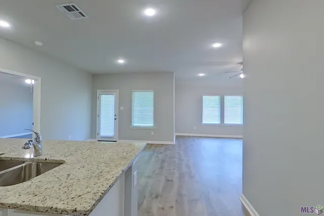 $1,860 | Undisclosed Address, Lafayette, LA 70507