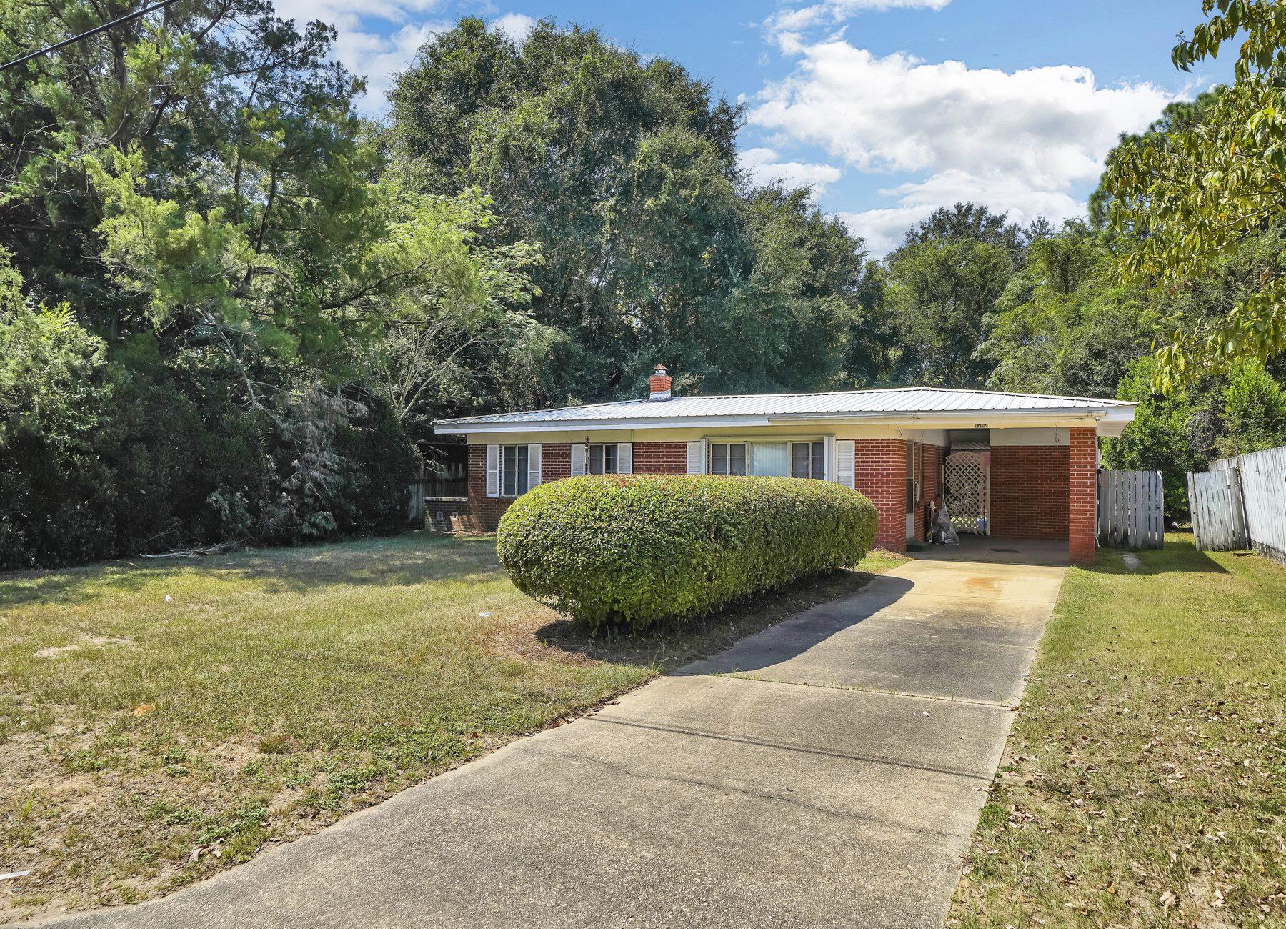 1252 Mapoles Street Crestview, FL 32536 - Photo 2 of 24 Gallery Image 2
