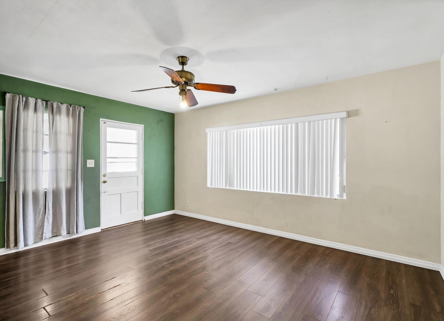 1252 Mapoles Street Crestview, FL 32536 - Photo 8 of 24 Gallery Image 8