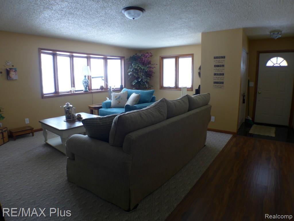 1195 South Vassar Road Davison, MI 48423 - Photo 2 of 16 P1000756.jpg