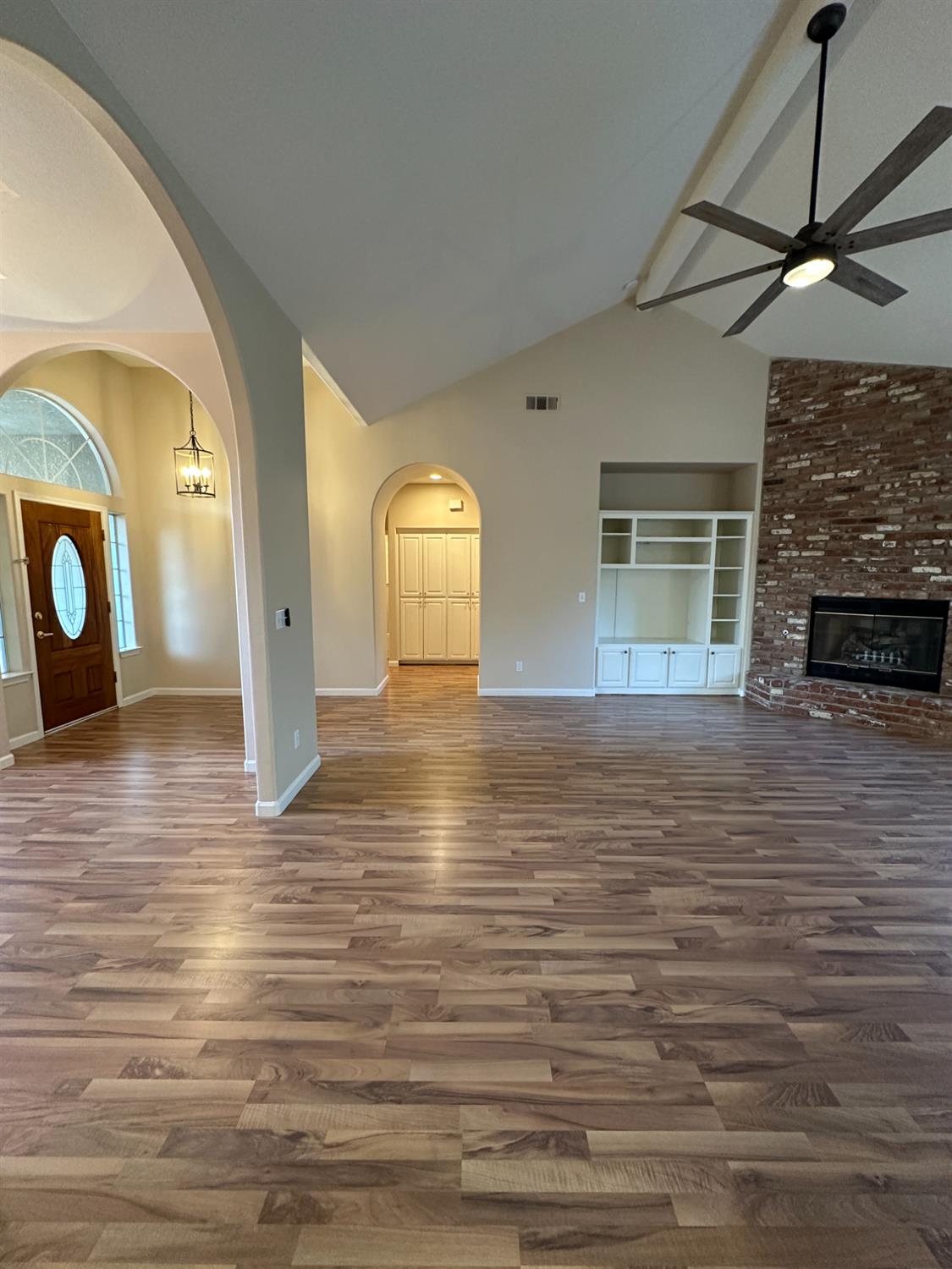 535 West Decatur Avenue Clovis, CA 93611 - Photo 24 of 51 a view of a livingroom with wooden floor