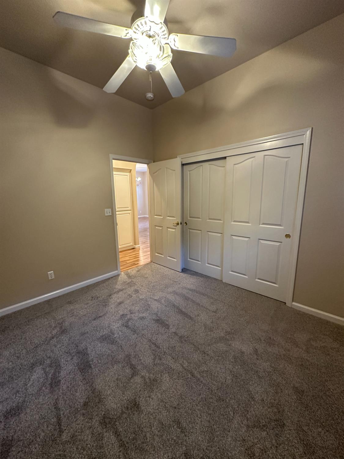 535 West Decatur Avenue Clovis, CA 93611 - Photo 28 of 51 a view of an empty room with a window