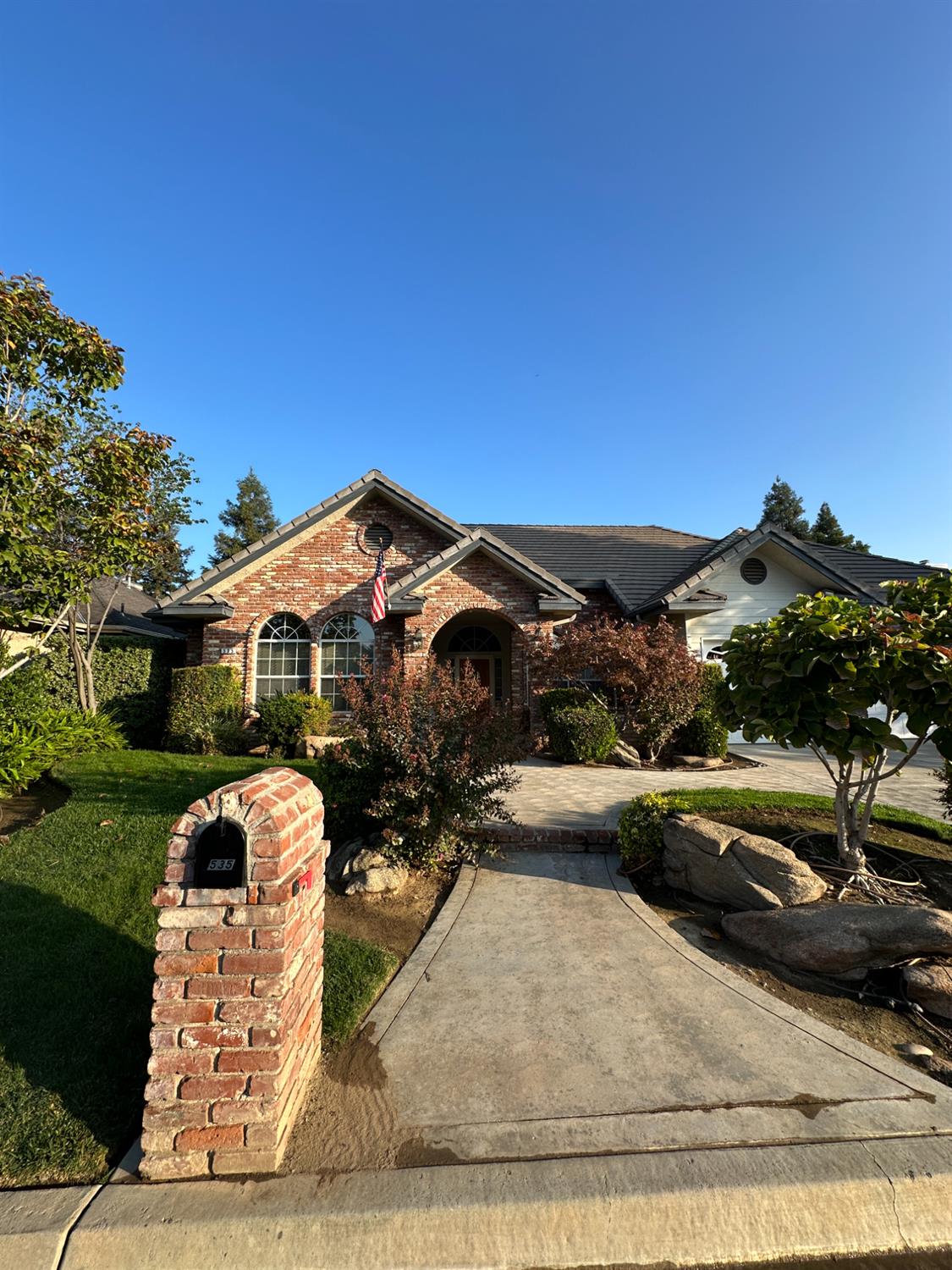 535 West Decatur Avenue Clovis, CA 93611 - Photo 3 of 51