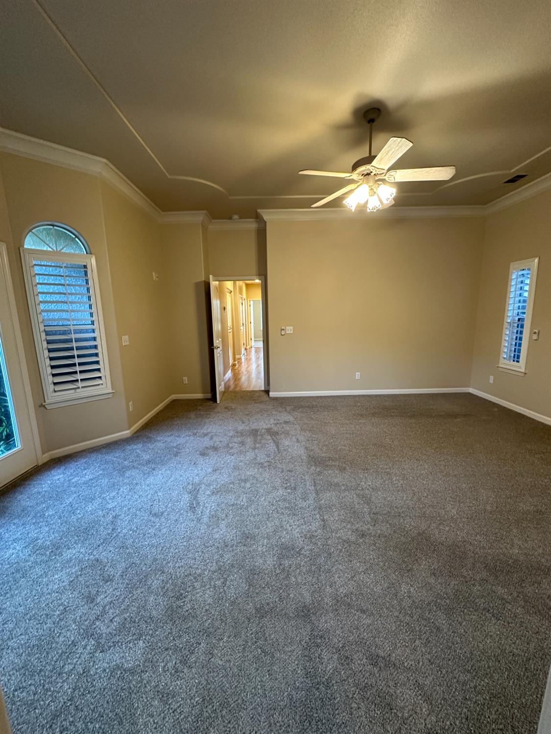 535 West Decatur Avenue Clovis, CA 93611 - Photo 31 of 51 a view of an empty room with window