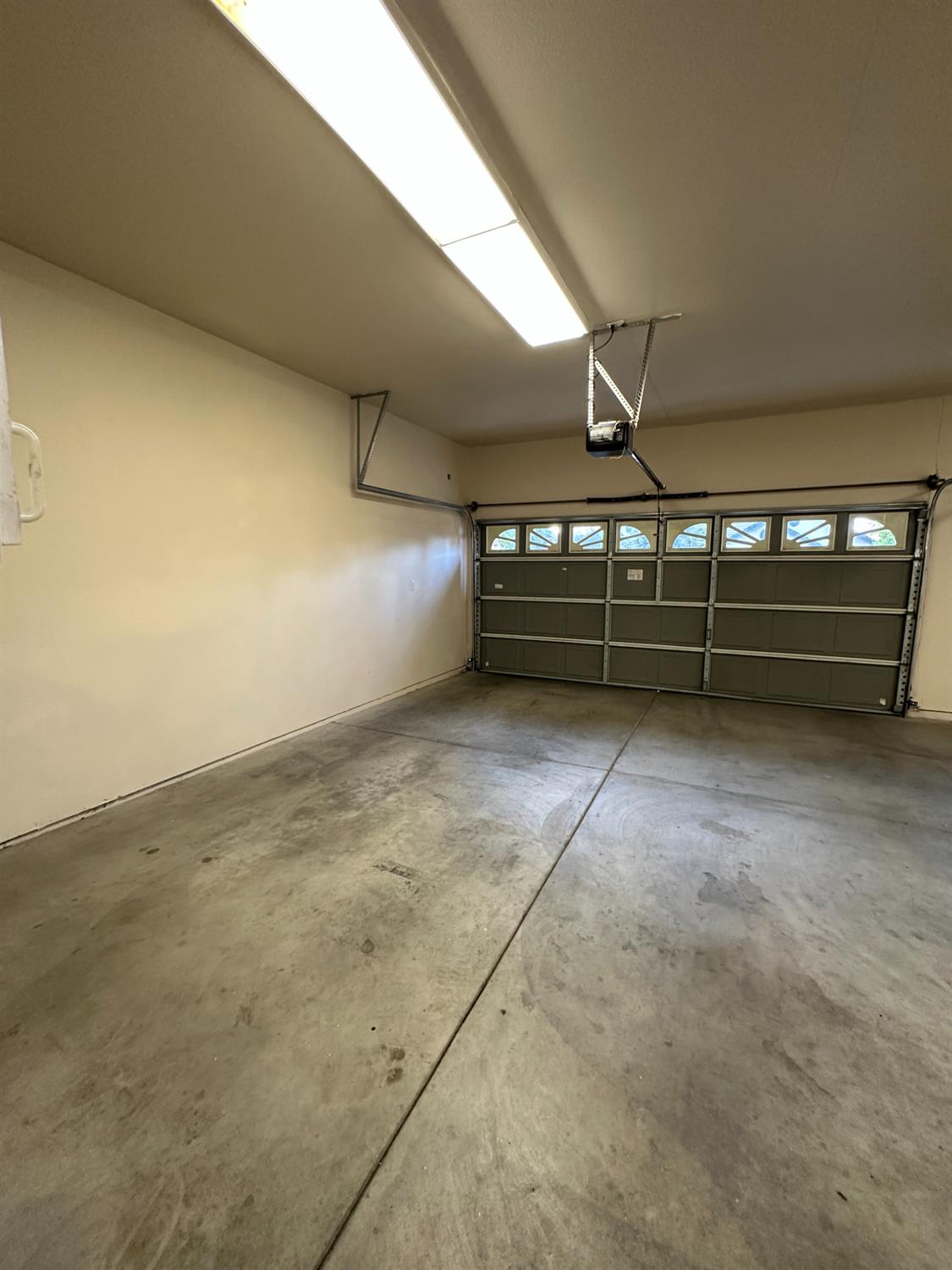 535 West Decatur Avenue Clovis, CA 93611 - Photo 46 of 51 a view of a room with a small space