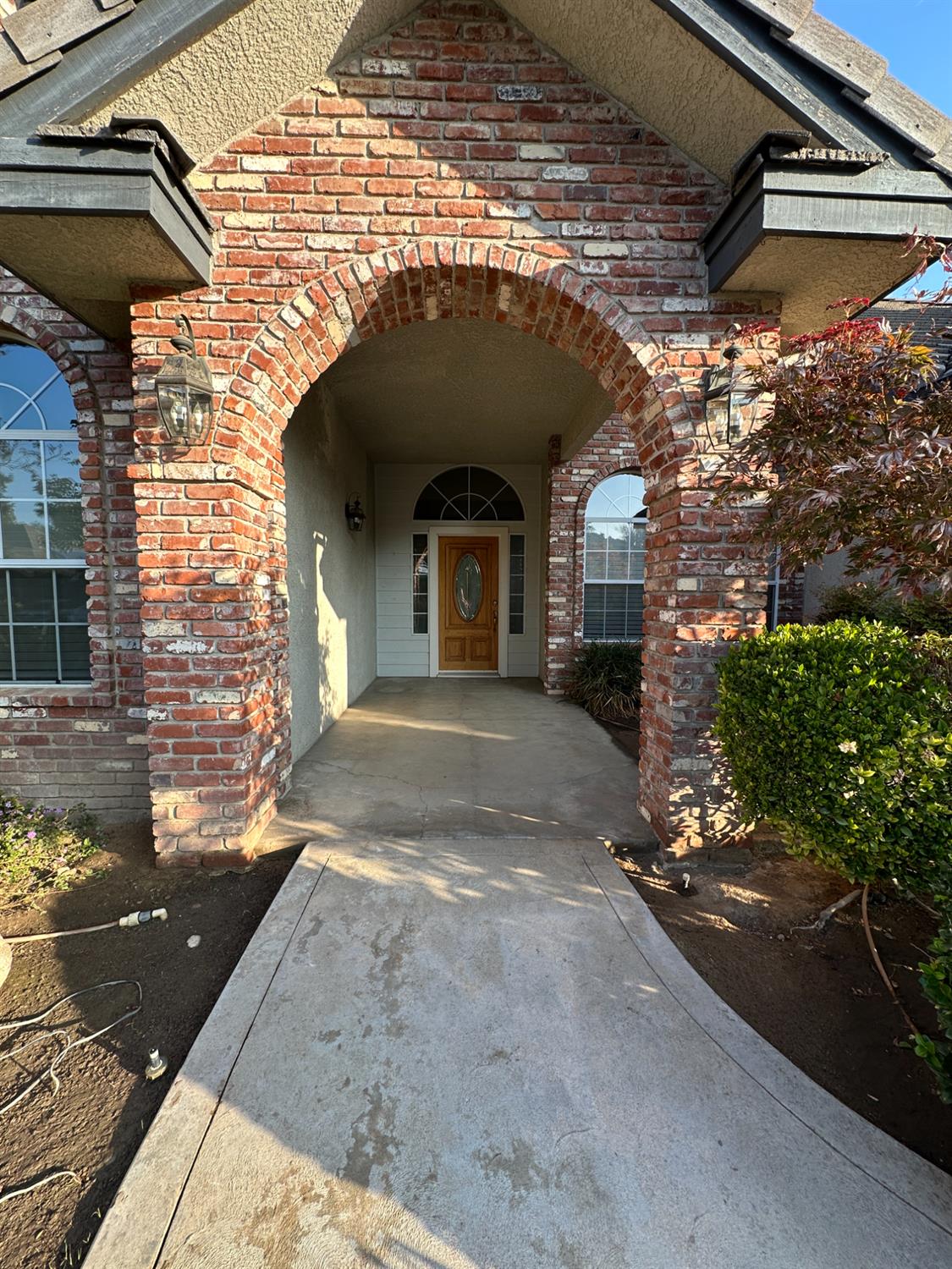 535 West Decatur Avenue Clovis, CA 93611 - Photo 5 of 51 a view of a house with a yard