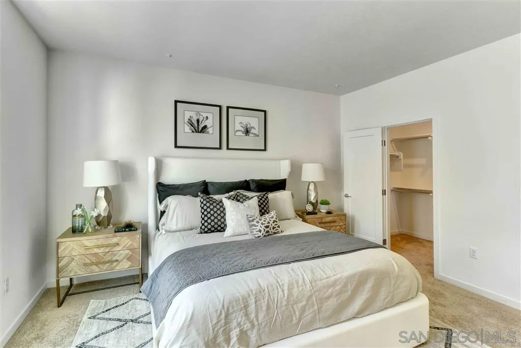 4007 Mission Inn Avenue Riverside, CA 92501 - Photo 15 of 25 a bedroom with a bed and a lamp