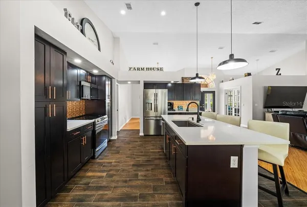 $973,317 | 11831 Southwest Highway 484, Dunnellon, FL 34432