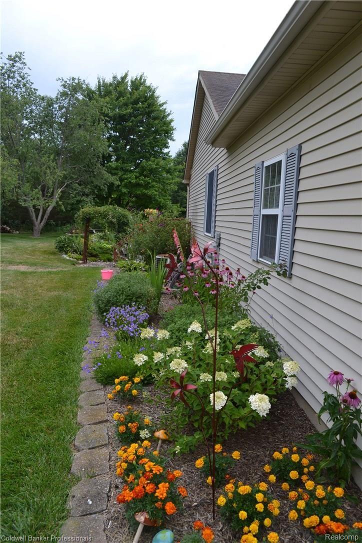 1393 Turrill Road Lapeer, MI 48446 - Photo 27 of 39 076.JPG
