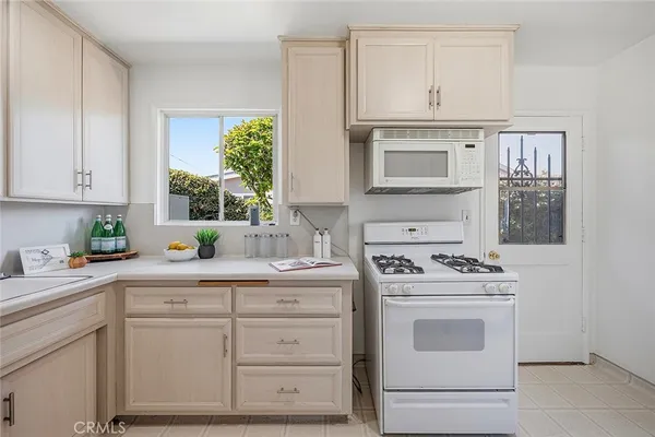 $950,000 | 1911 Snowden Avenue, Long Beach, CA 90815