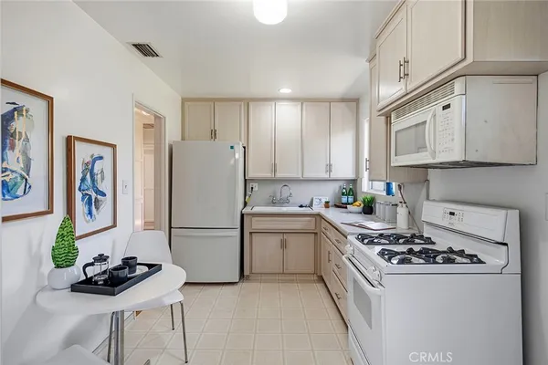 $950,000 | 1911 Snowden Avenue, Long Beach, CA 90815