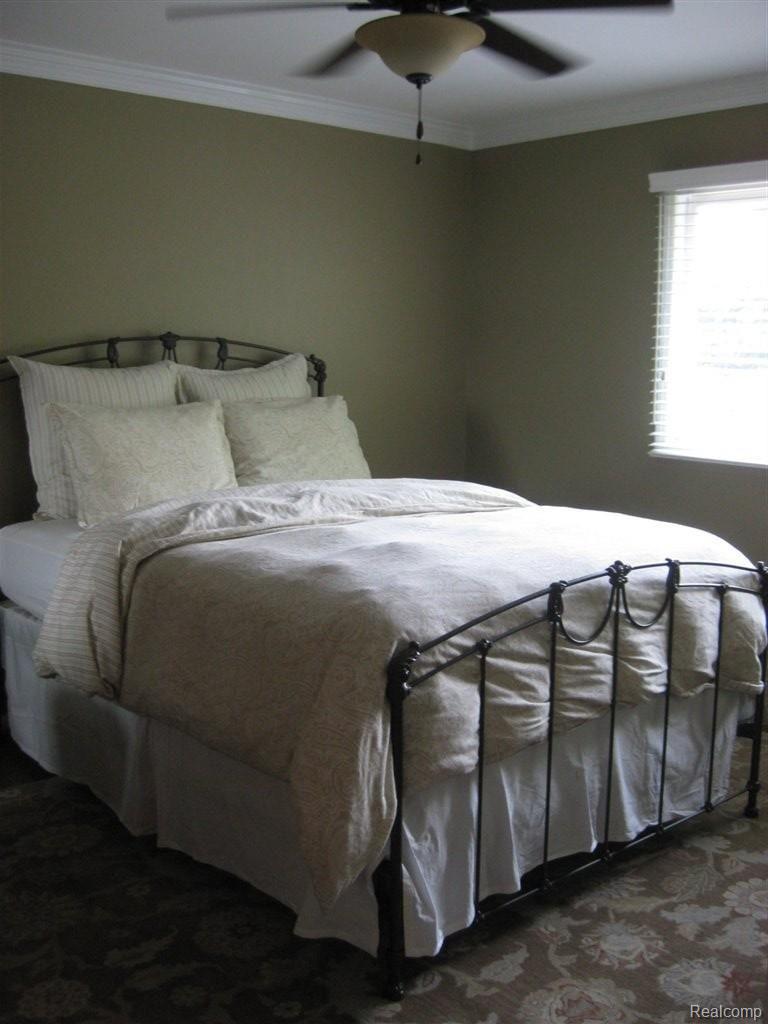 1727 Jason Circle Rochester, MI 48306 - Photo 11 of 20 Spacious & Neutral Bedrooms