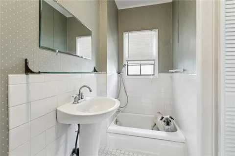 $315,000 | 403 Athania Parkway, Metairie, LA 70001