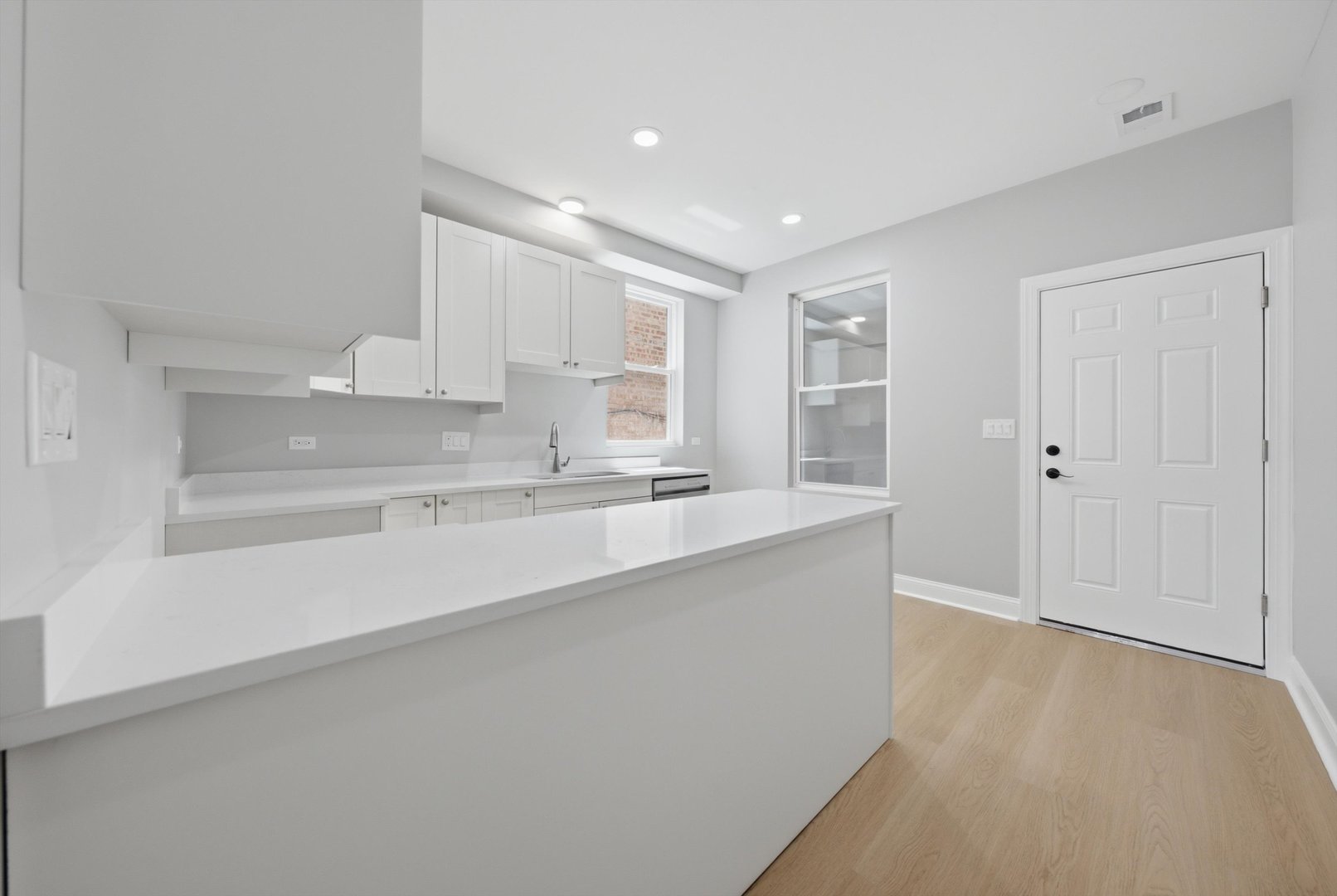 1504 Grove Avenue Berwyn, IL 60402 - Photo 9 of 55