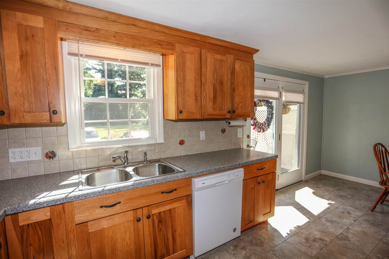 4 Olde Country Village Road Londonderry, NH 03053 - Photo 7 of 31 Gallery Image 7