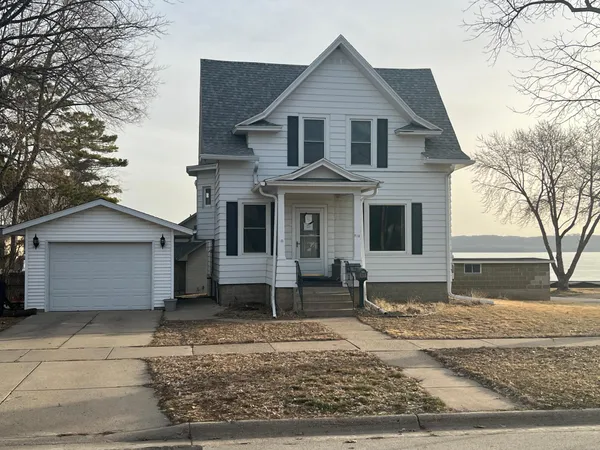 $198,500 | 719 South Oak Street, Lake City, MN 55041