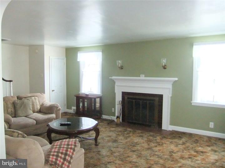 374 East Springfield Road Springfield, PA 19064 - Photo 5 of 25