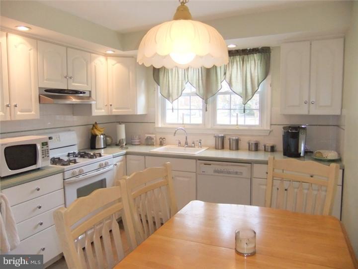 374 East Springfield Road Springfield, PA 19064 - Photo 7 of 25