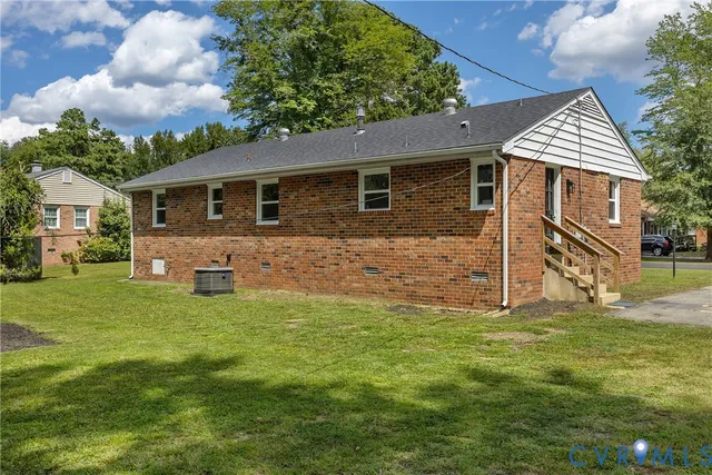 $329,000 | 5702 West Rois Road, Richmond, VA 23227