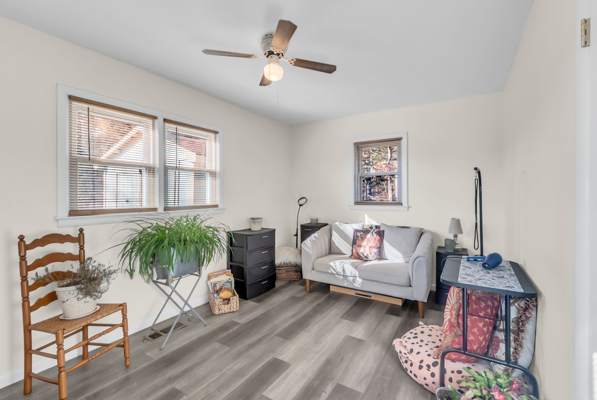 1005 Boyd Street Belfast, TN 37019 - Photo 17 of 24 a living room with furniture and a large window