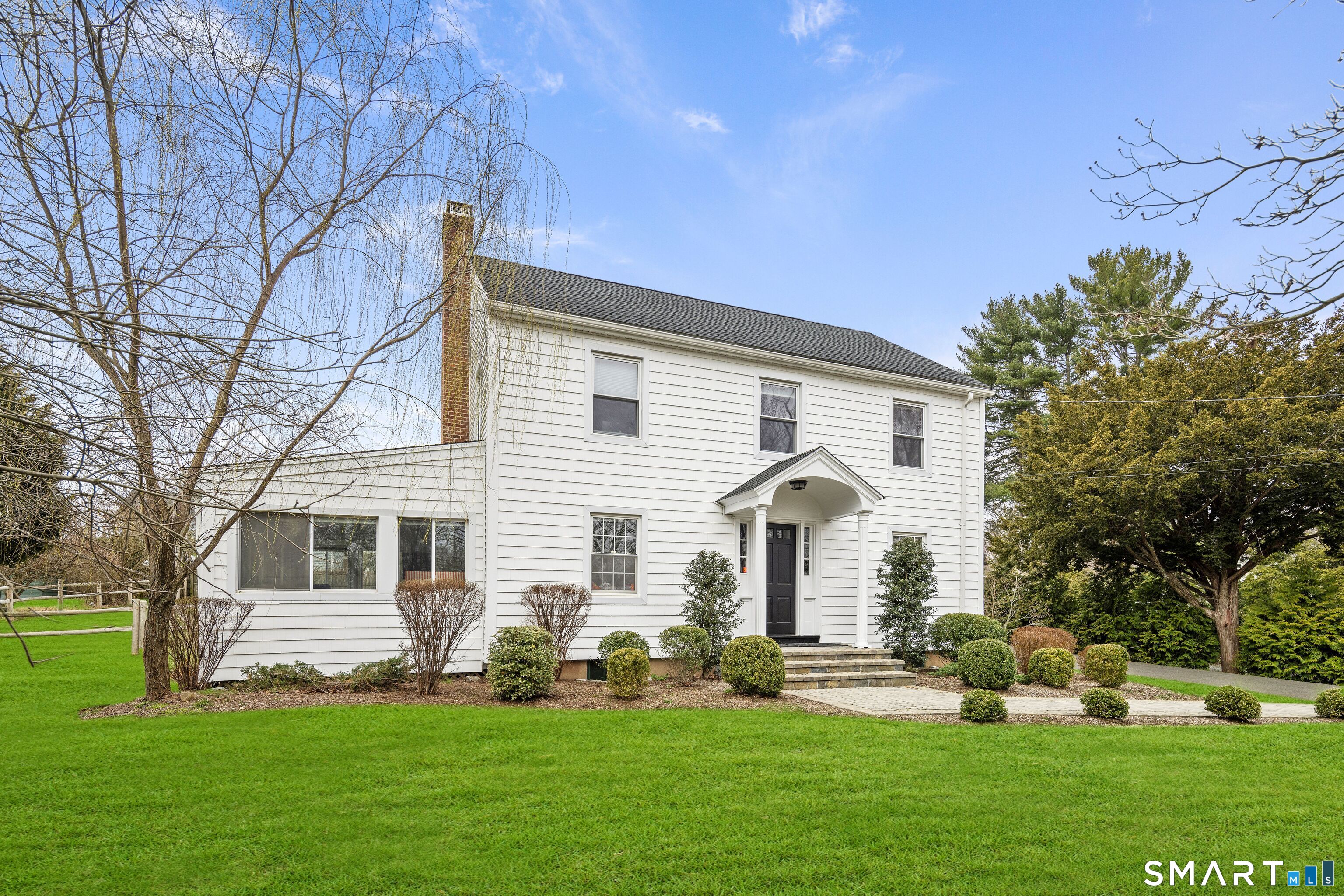 146 Oxford Road Fairfield, CT 06890 - Photo 4 of 19