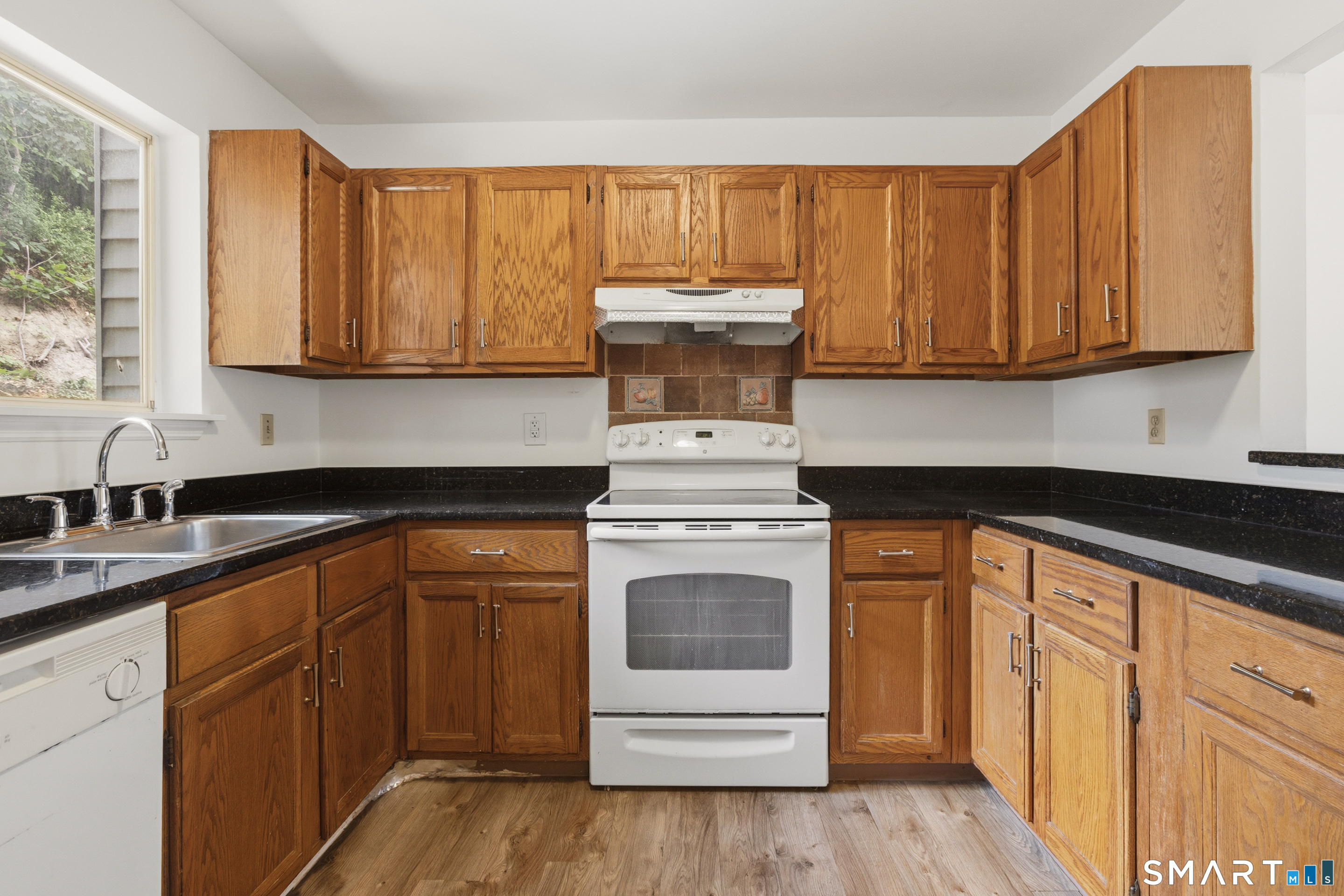 1 Beaver Brook Road, Unit 8 Danbury, CT 06810 - Photo 10 of 40