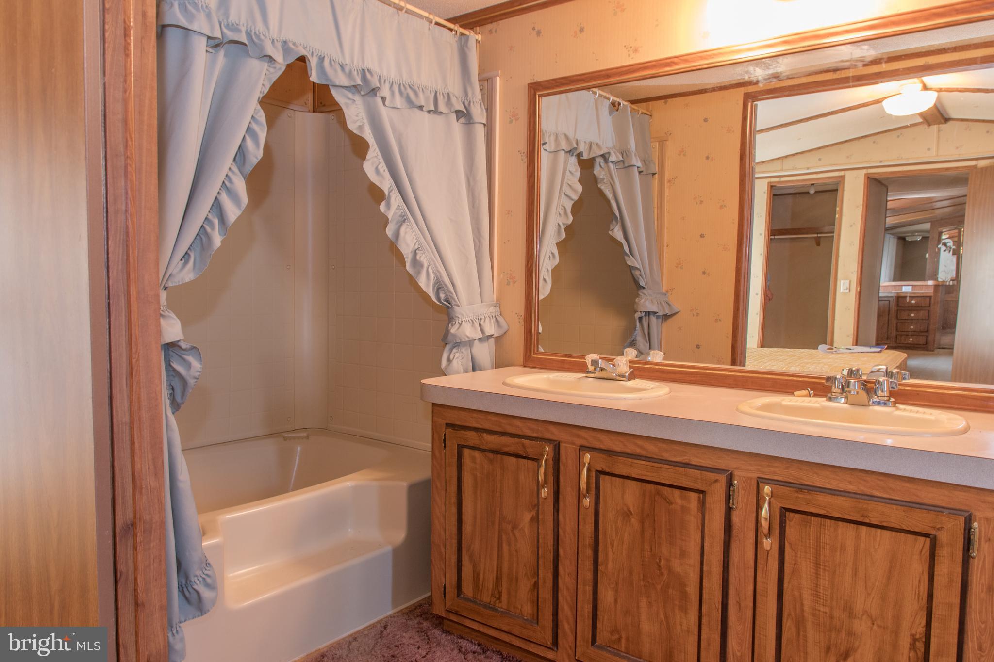 3599 Centennial Road Hanover, PA 17331 - Photo 9 of 15 master bath