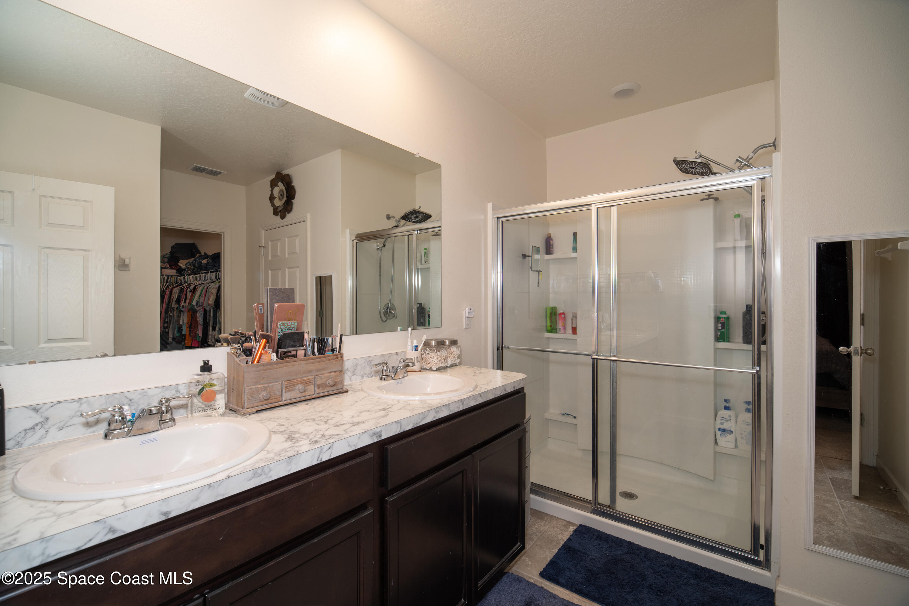 583 Octavius Road Southwest Palm Bay, FL 32908 - Photo 3 of 15 Primarybath