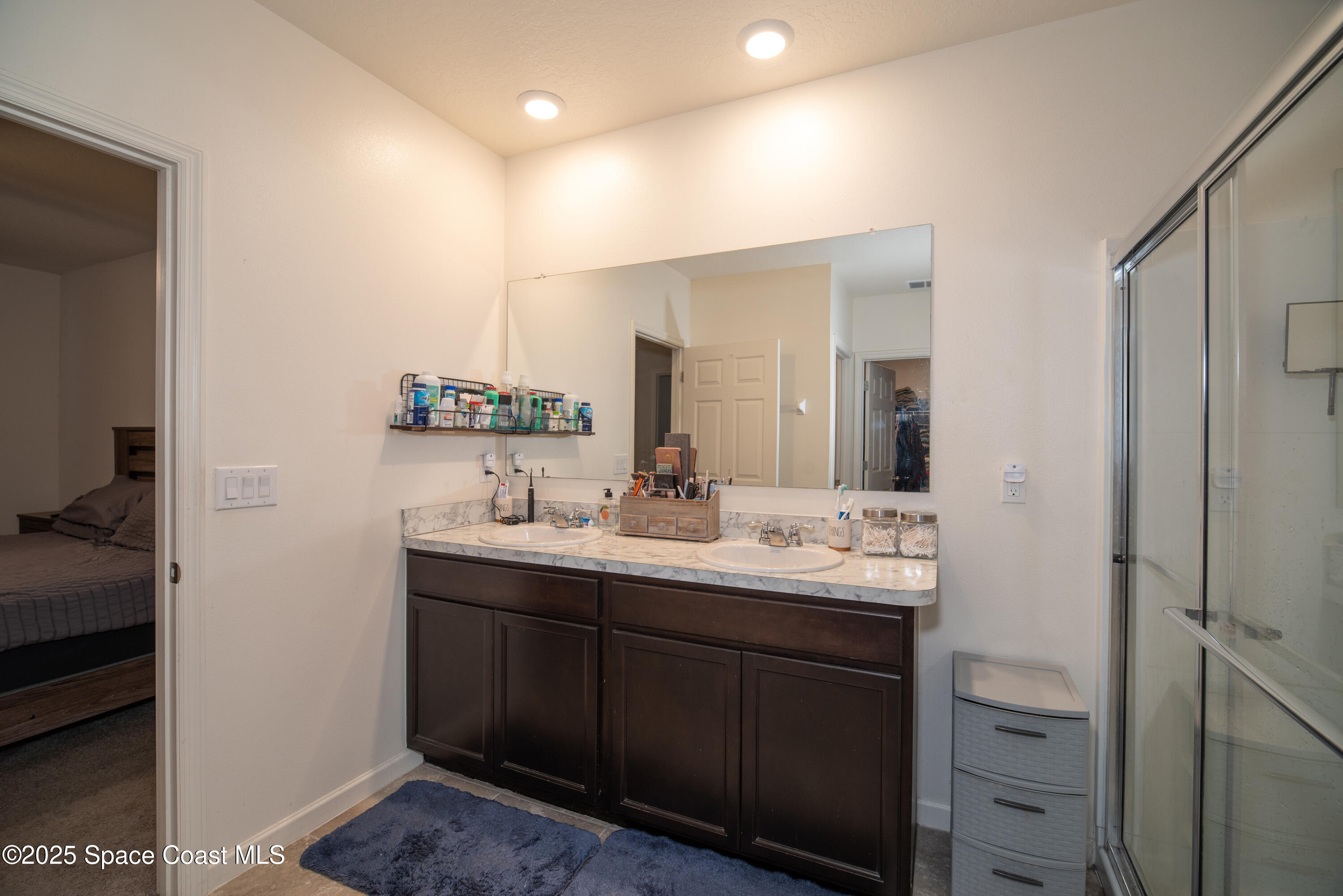 583 Octavius Road Southwest Palm Bay, FL 32908 - Photo 6 of 15 Primarybath2