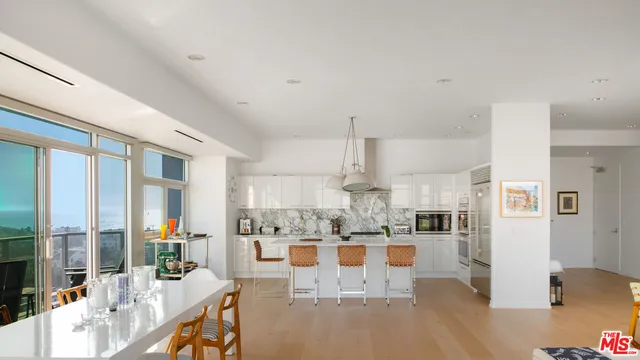 $3,995,000 | 3111 VÃa Dolce, Unit 903, Marina del Rey, CA 90292