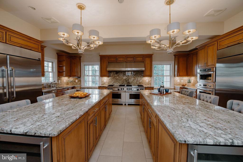 9606 Falls Road Potomac, MD 20854 - Photo 11 of 38 Chef's Kitchen