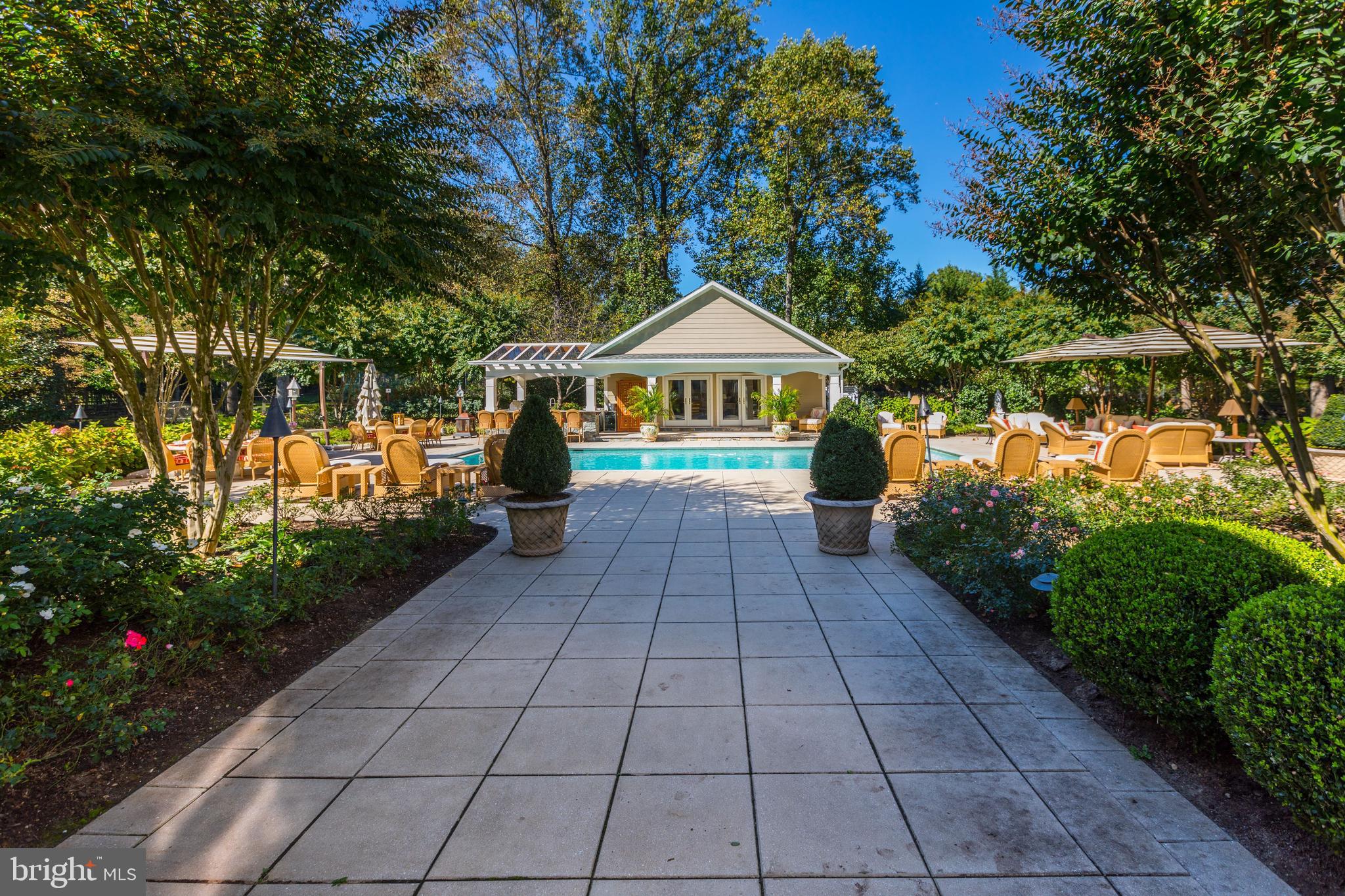 9606 Falls Road Potomac, MD 20854 - Photo 25 of 38 View from Breakfast room of back