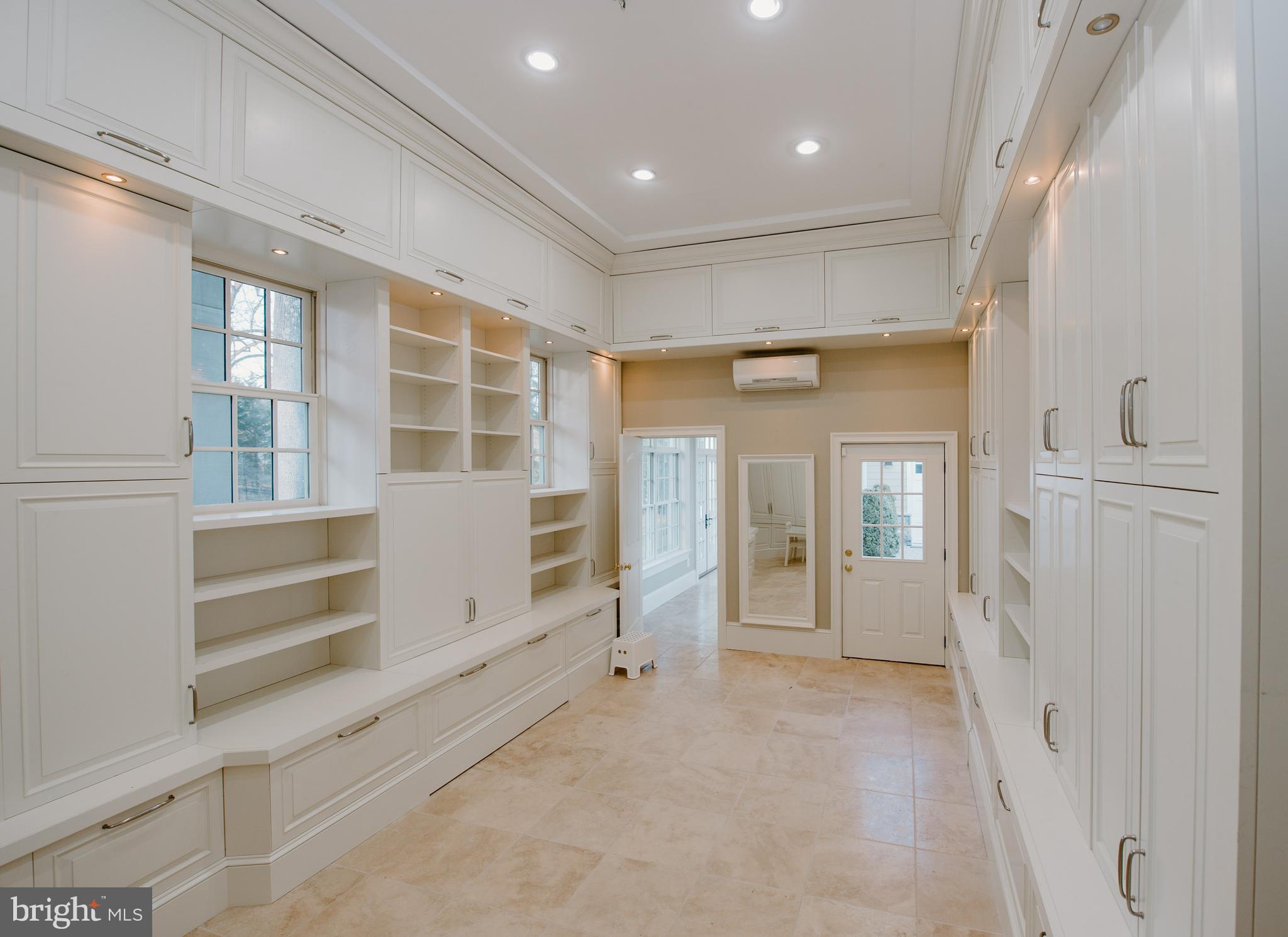9606 Falls Road Potomac, MD 20854 - Photo 30 of 38 Mudroom from garage