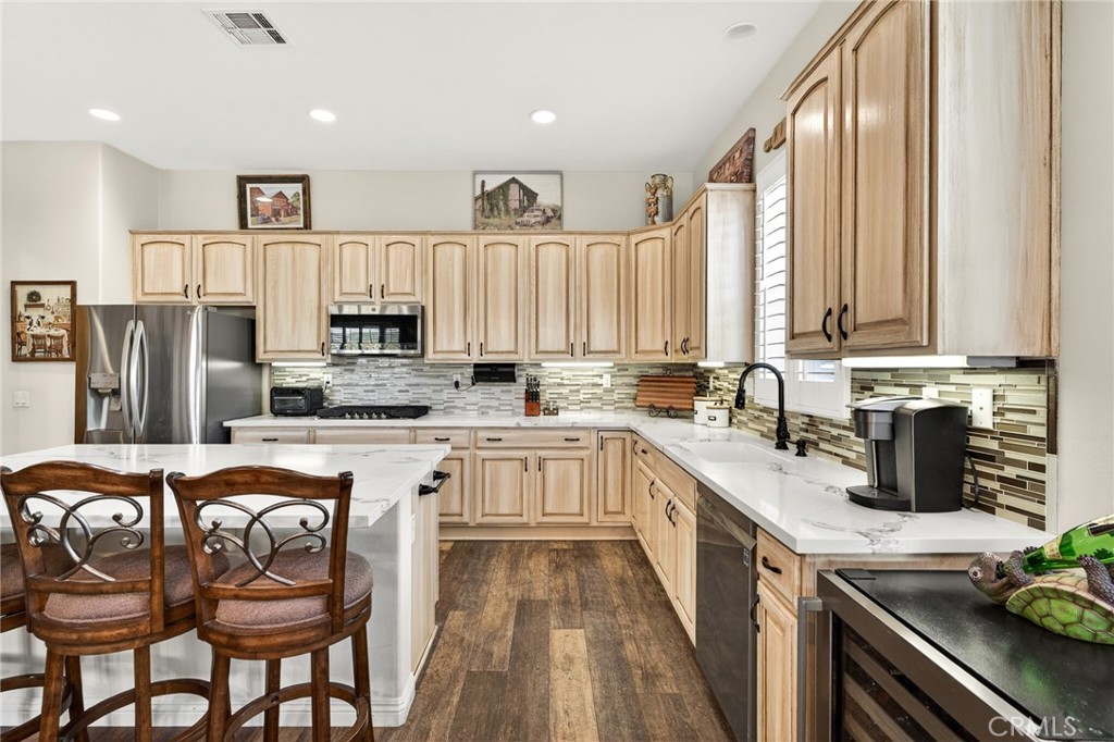 1710 Reyes Lane Beaumont, CA 92223 - Photo 8 of 34
