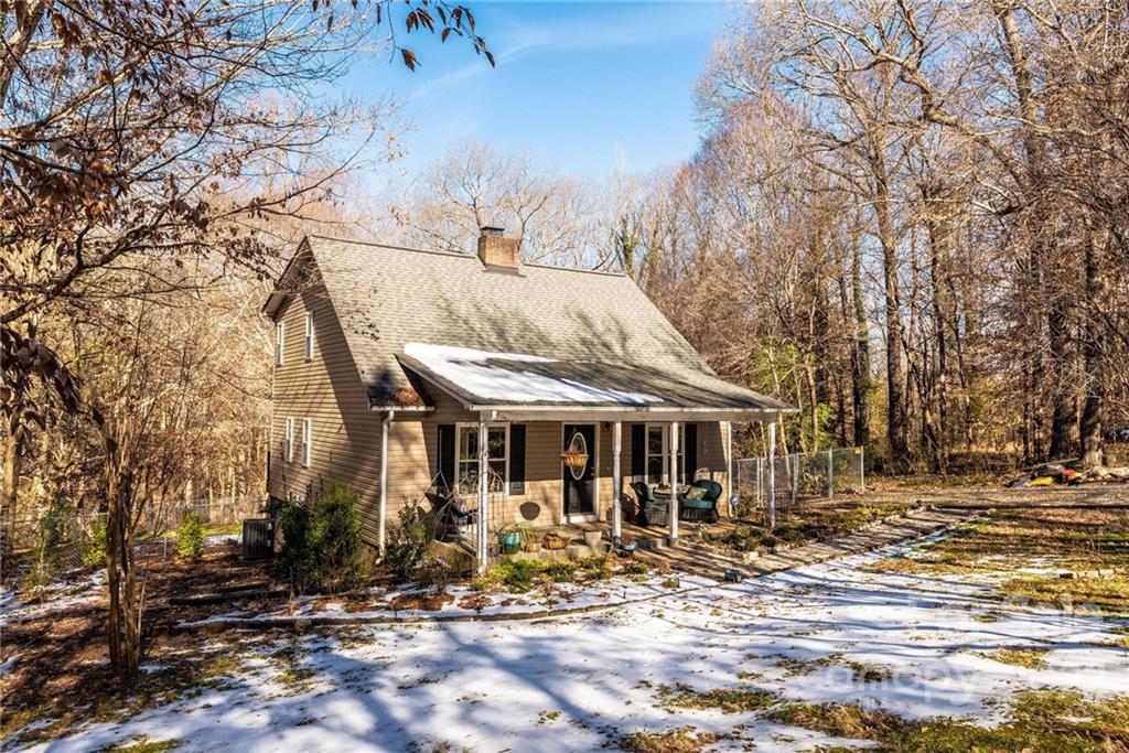 403 Rutledge Road Mount Holly, NC 28120 - Photo 6 of 48 Gallery Image 6