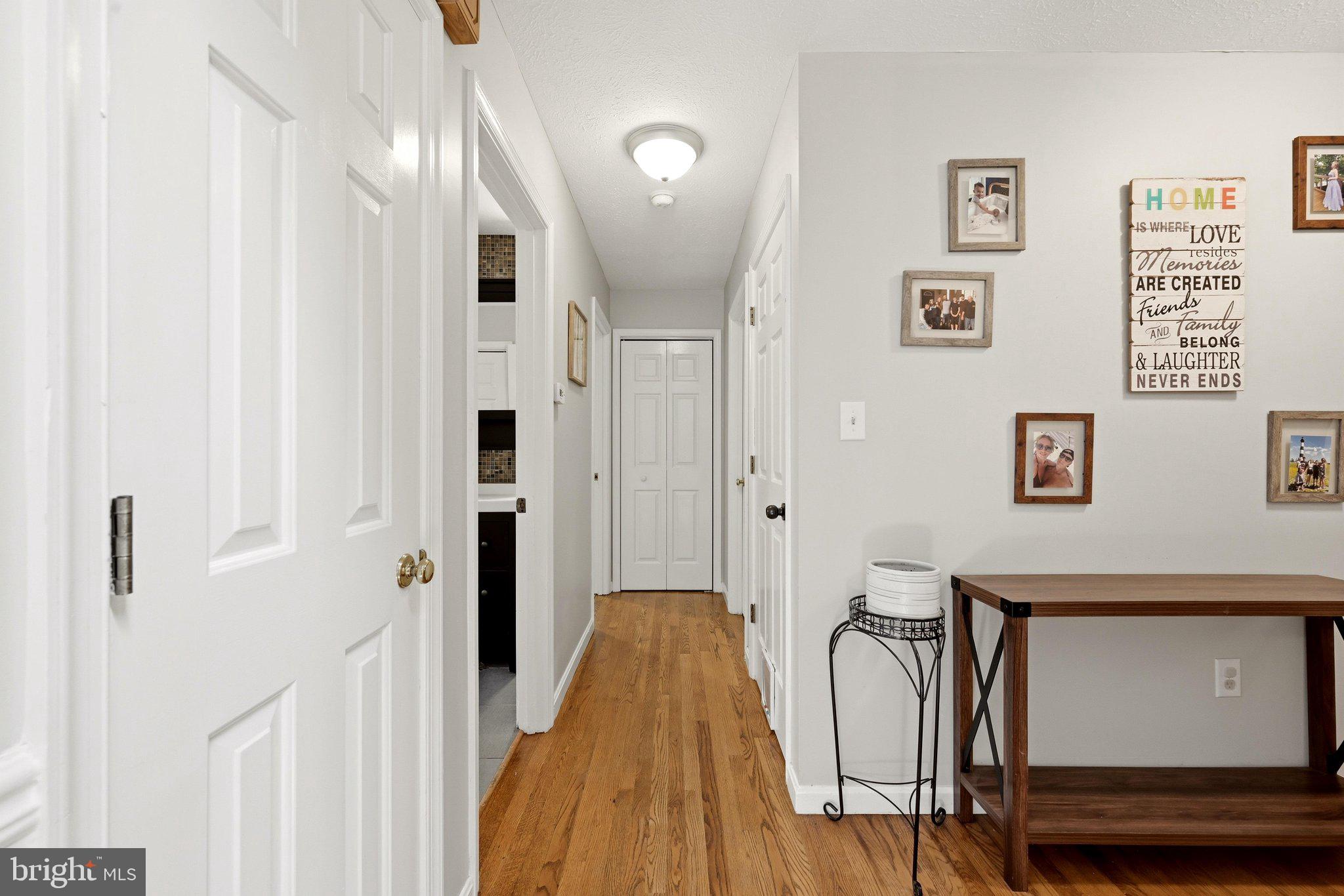 150 Holiday Road Cross Junction, VA 22625 - Photo 16 of 97 Hallway