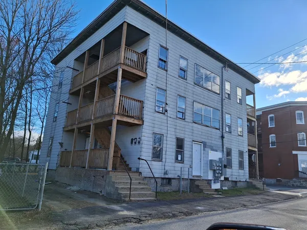 $1,800 | 44 Pratt Street, Unit 3L, Fitchburg, MA 01420