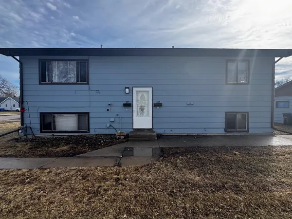 $260,000 | 305-307 23rd Street South, Fargo, ND 58103