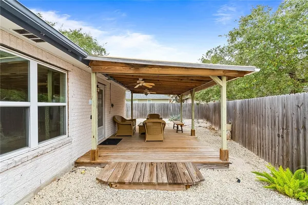 $275,000 | 2105 Harbor Circle, Rockport, TX 78382