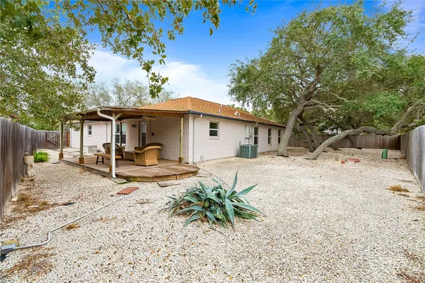 $275,000 | 2105 Harbor Circle, Rockport, TX 78382