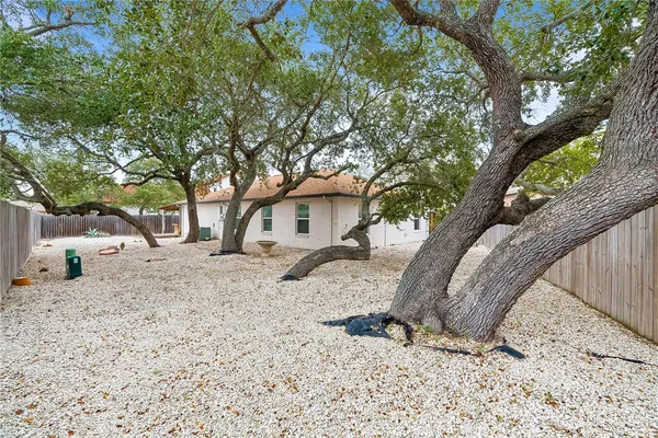 $275,000 | 2105 Harbor Circle, Rockport, TX 78382