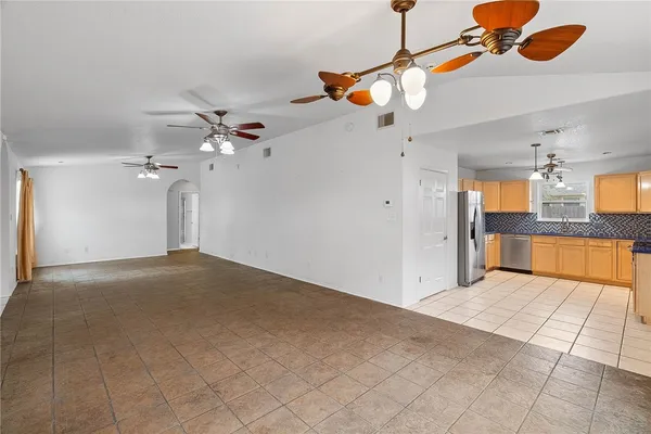 $275,000 | 2105 Harbor Circle, Rockport, TX 78382