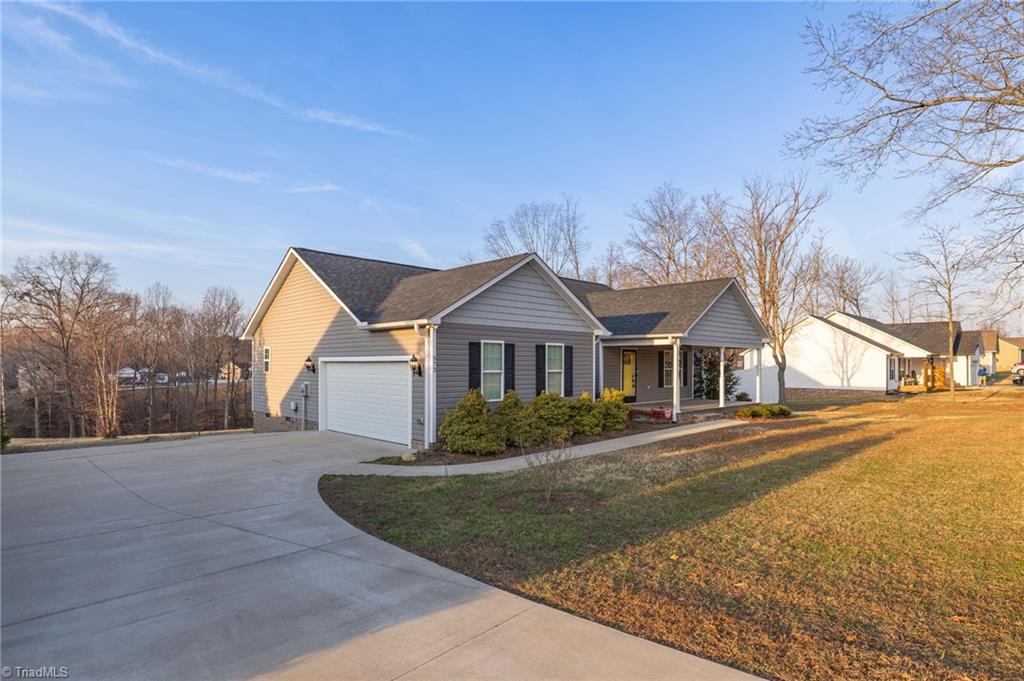 572 Anderson Road Eden, NC 27288 - Photo 5 of 41