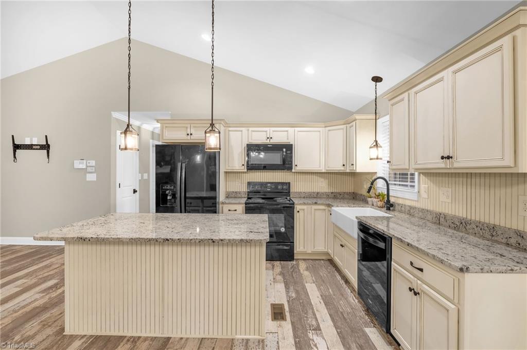 572 Anderson Road Eden, NC 27288 - Photo 10 of 41