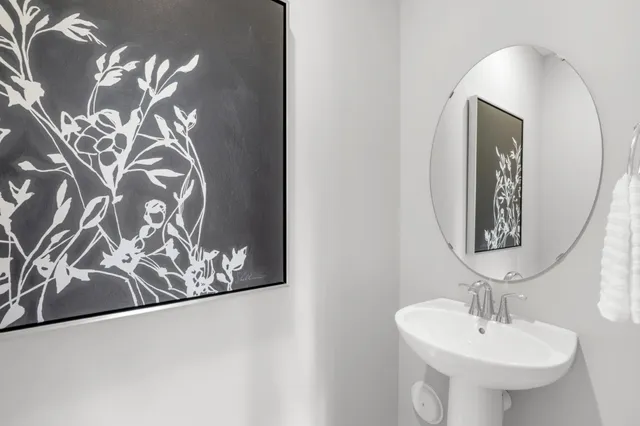 $2,995 | 9385 4th Street North, Lake Elmo, MN 55042